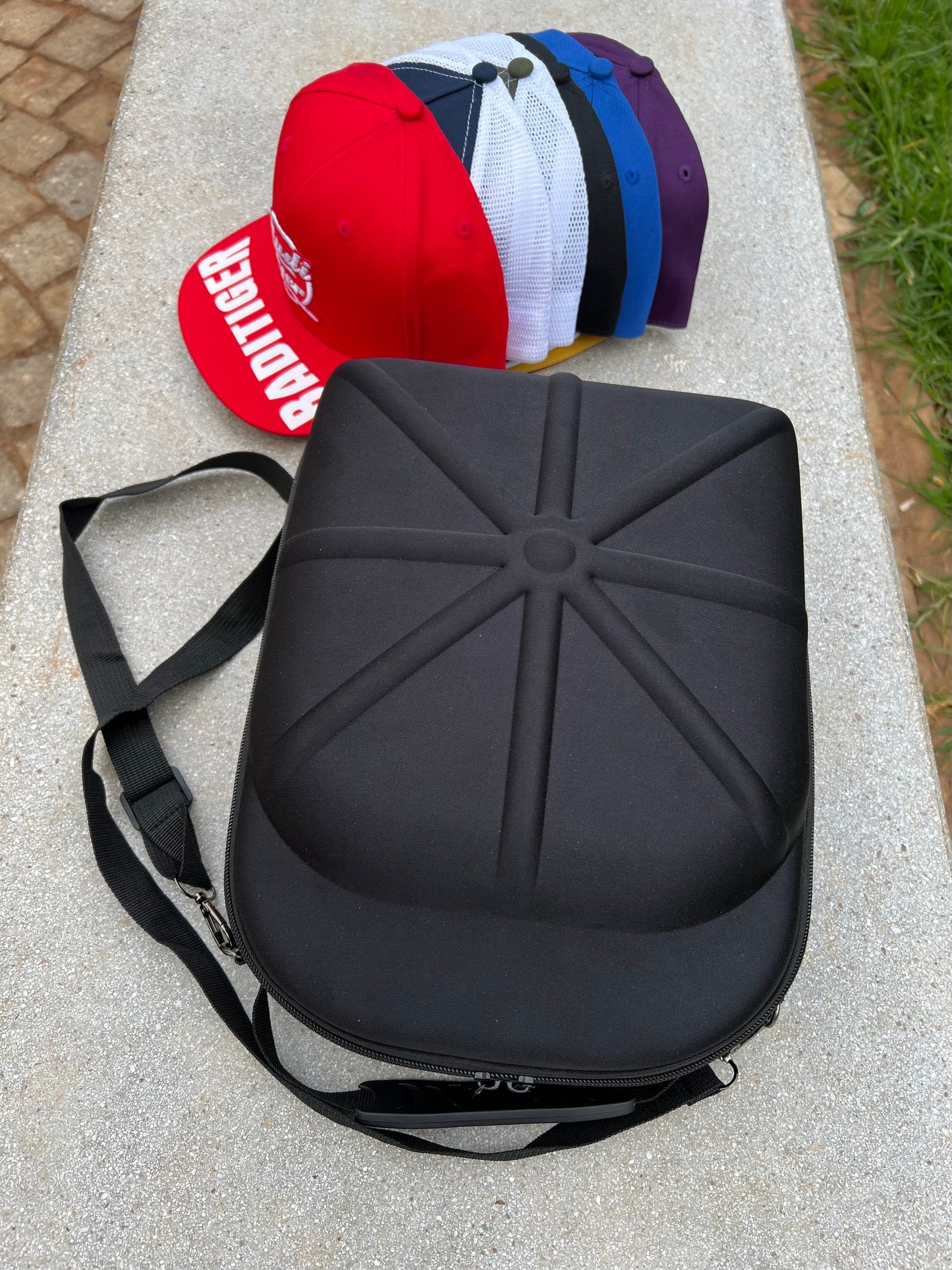 Black Cap Carrier Travel Case