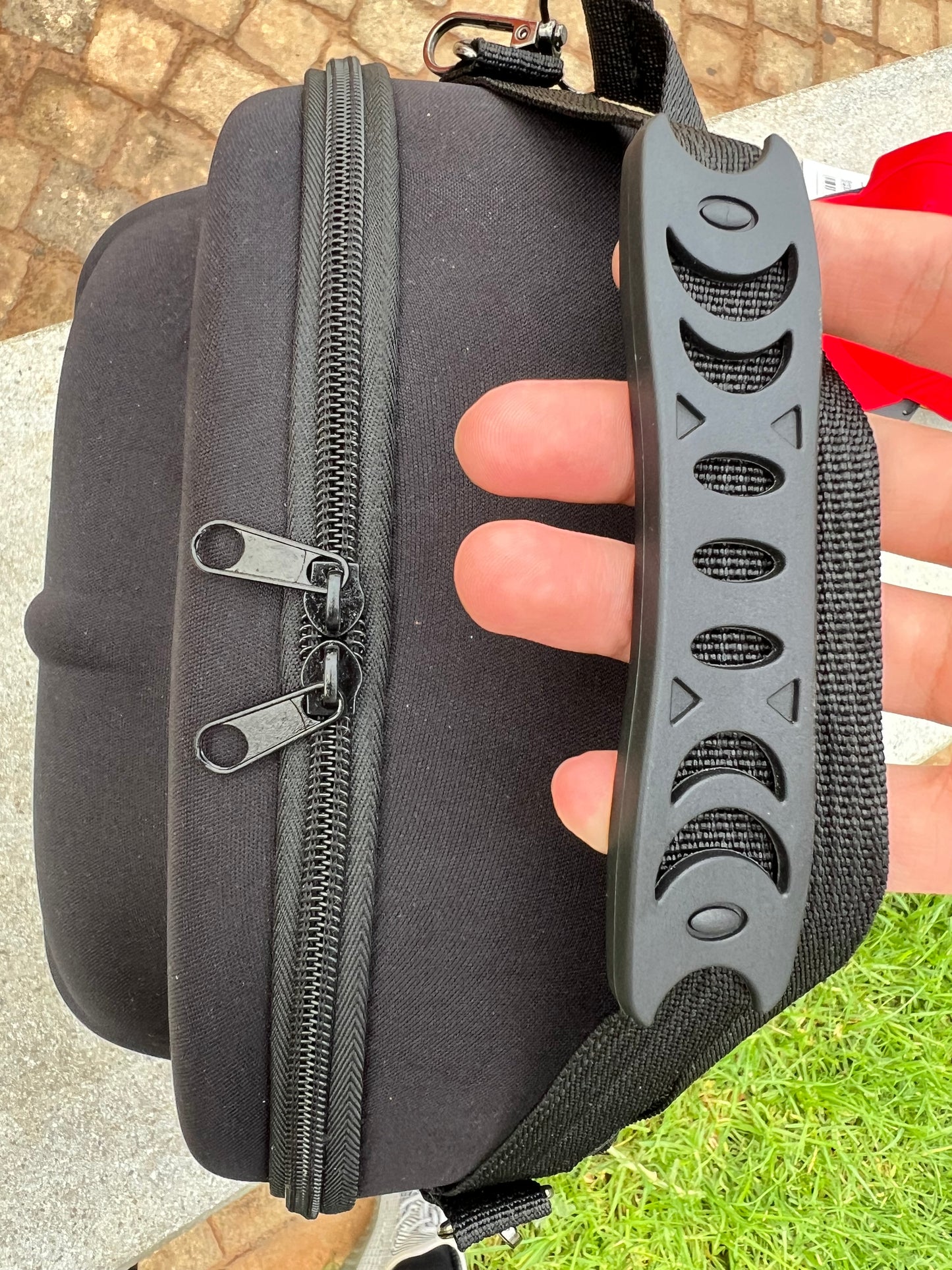 Black Cap Carrier Travel Case