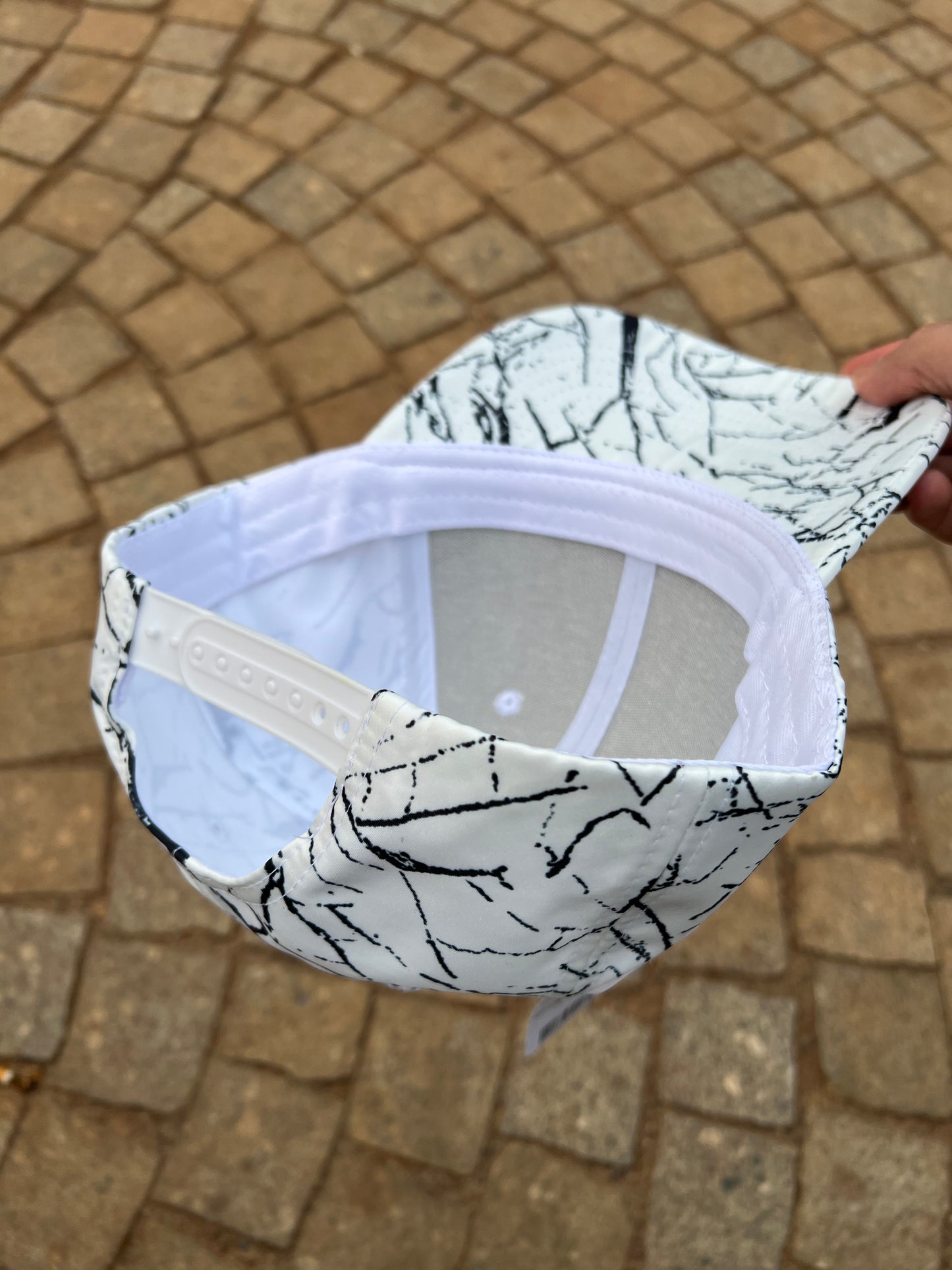 White Marble Pattern Cap