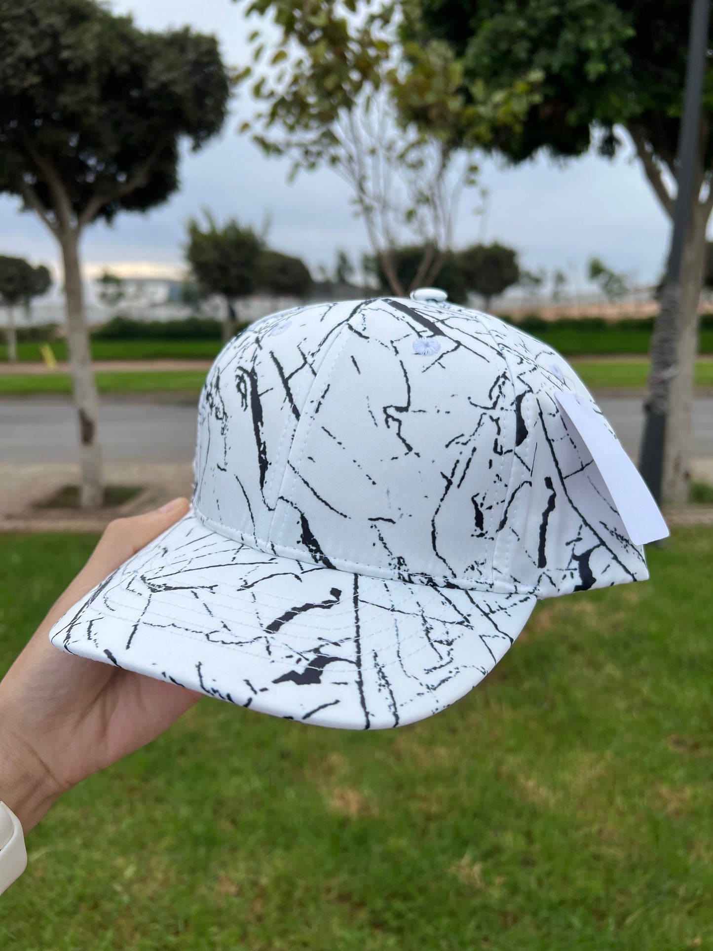 White Marble Pattern Cap