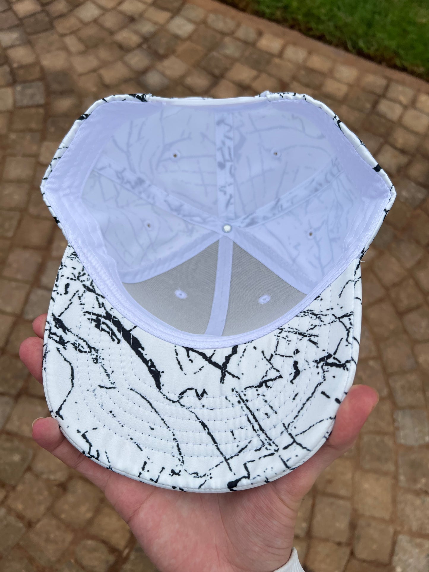 White Marble Pattern Cap